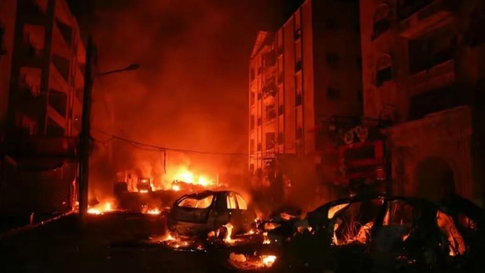 俄乌杀红眼，俄军猛烈复仇，当街“斩首”两名乌克兰军官