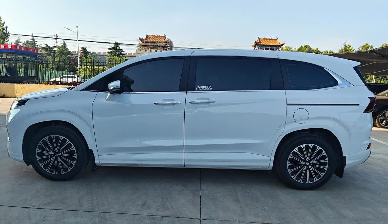 名气大的 MPV 大家都知道，最终性价比好的还是选了库斯途，这车动力十足，非常哇