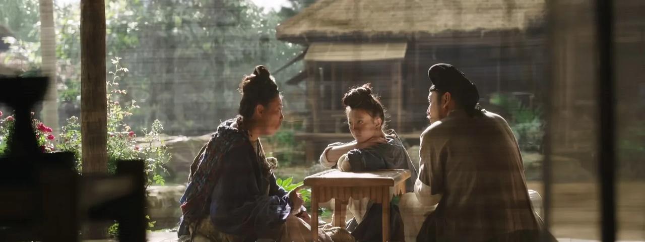 《长安的荔枝》:大巫向李善德推荐了一个叫阿土的人，阿土是唯一混在高州的人，还发现