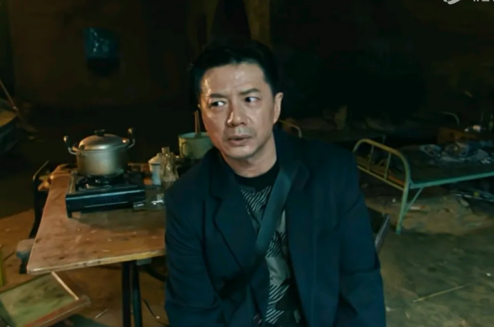 《扫毒风暴》第32集预告，林强峰终于找到了卢少骅的藏身之地，可卢少骅已经逃了，房