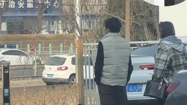 王大发账号被封首露脸！与187男友激烈争吵，惨遭对方扔马路离开