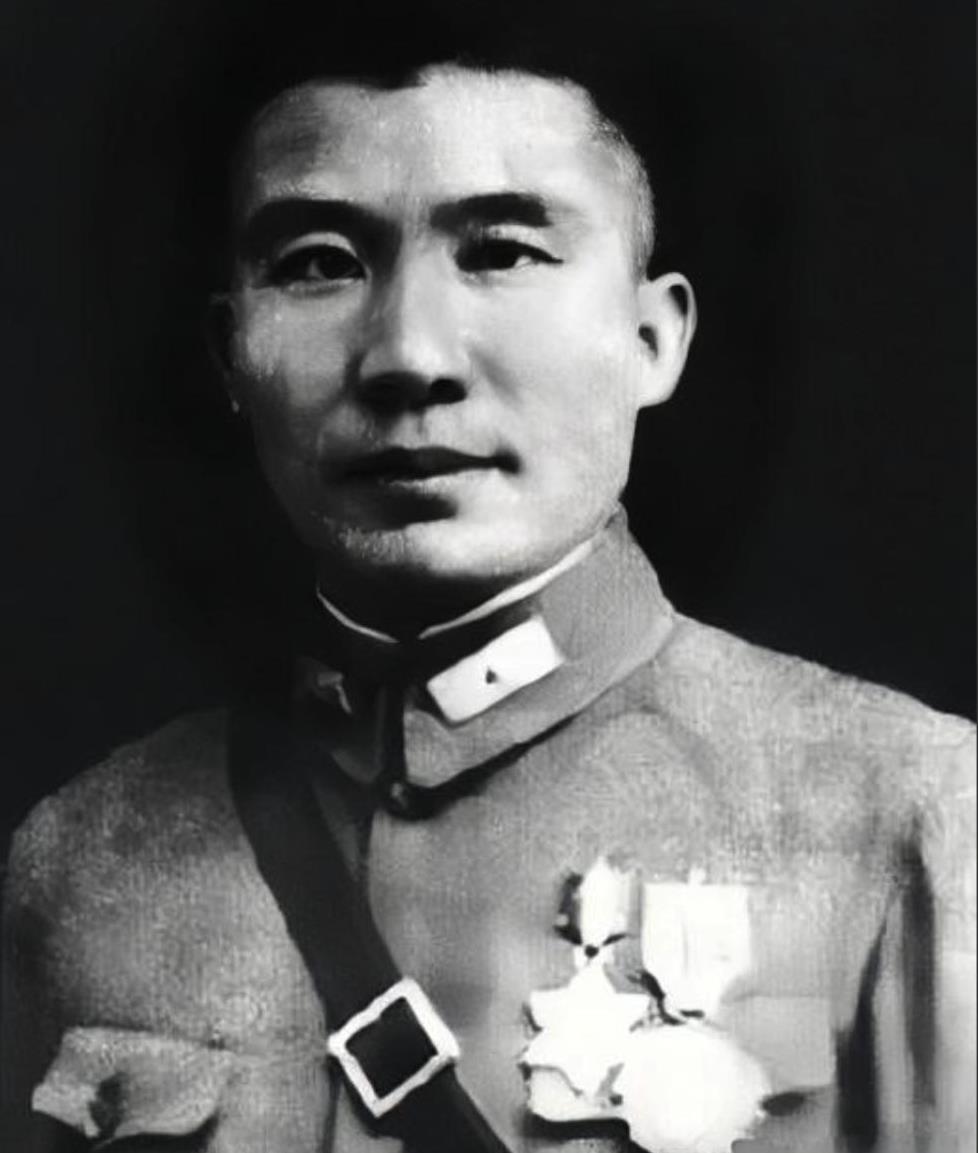 一天，在功德林，沈醉见王耀武正在劳作，出于好奇，问：“老王，你当年那么能打，咋就