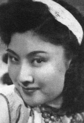 1966年，“京剧皇后”言慧珠自缢前，她拉着11岁的儿子跪在丈夫俞振飞面前，嘱托