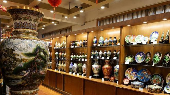 想注册一家文物商店，最重要的资质是什么？怎么办理？