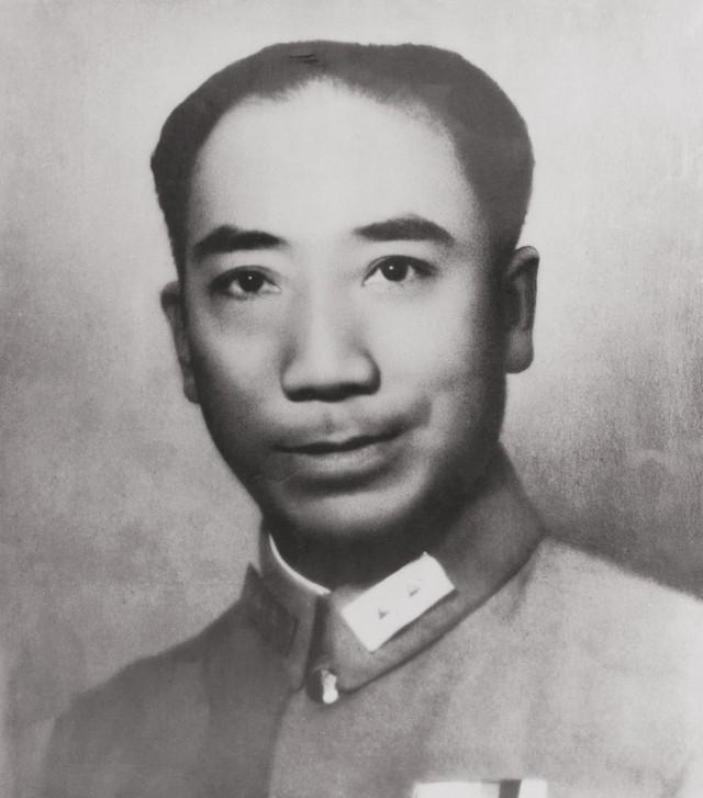 1946年3月16日，戴笠坠机身亡。3月21日，沈醉开始寻找飞机上散失的古玩珍品