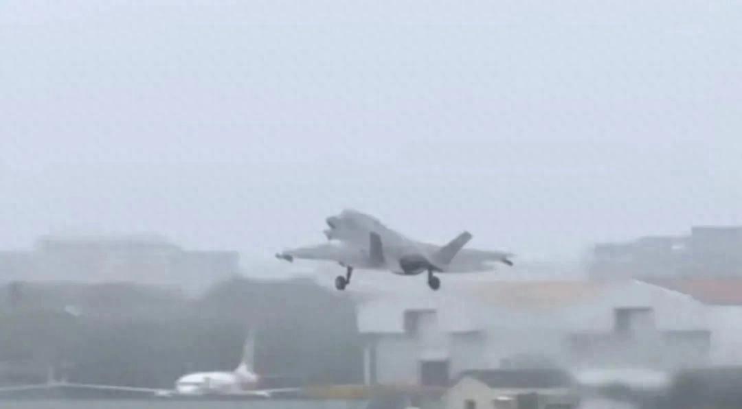 英国F-35终于离开印度了，但这场“38天的尴尬”还远没结束。它暴露出的问题，不