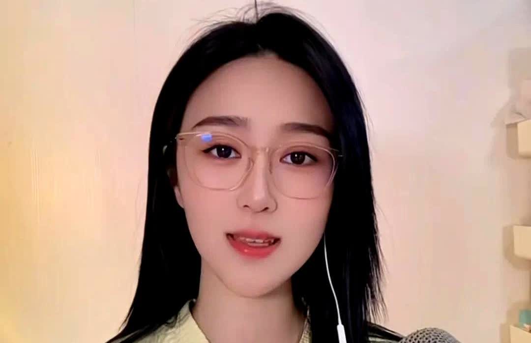 流量比亲情重要？

孙嫄生日孙悦缺席成定局。

姐妹俩抖音起家，孙悦唱功