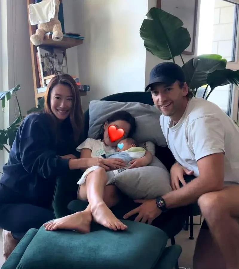 不愧谢贤的女儿，谢婷婷生二胎，依然没有结婚，好在再次男朋友一直在身边，不像一胎，