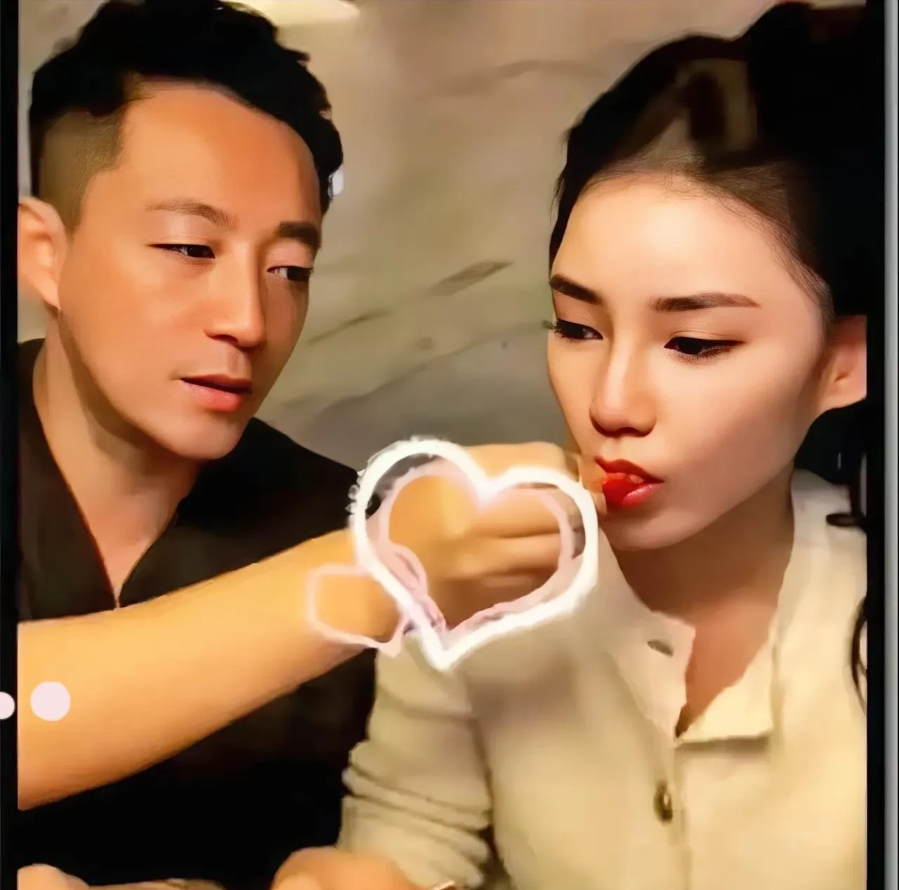 汪小菲被道德绑架了吗











离个婚怎么这么难？汪小菲和大S离婚三