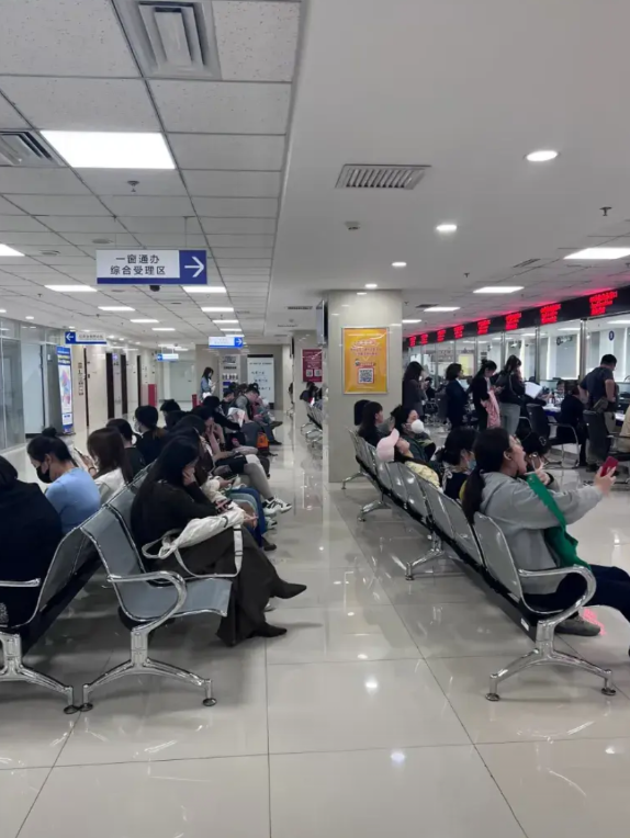 昨天去社保大厅咨询灵活就业人员的4050补贴政策，工作人员说我不符合。

我是7
