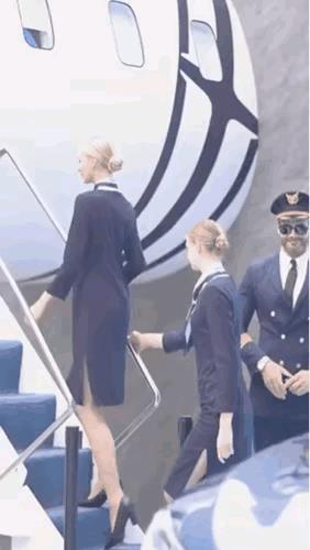 谁飞机坐的多？这是哪家航空公司的？机长真帅！[爱慕]