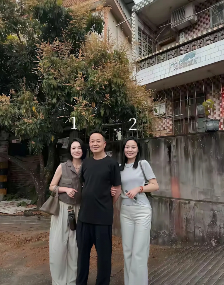 考眼力，你们猜1号和2号谁是男的妻子。