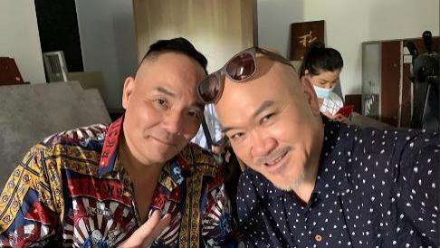 70岁港星郑恕峰参加内地比赛，骑行200公里不觉累，身形健硕有型