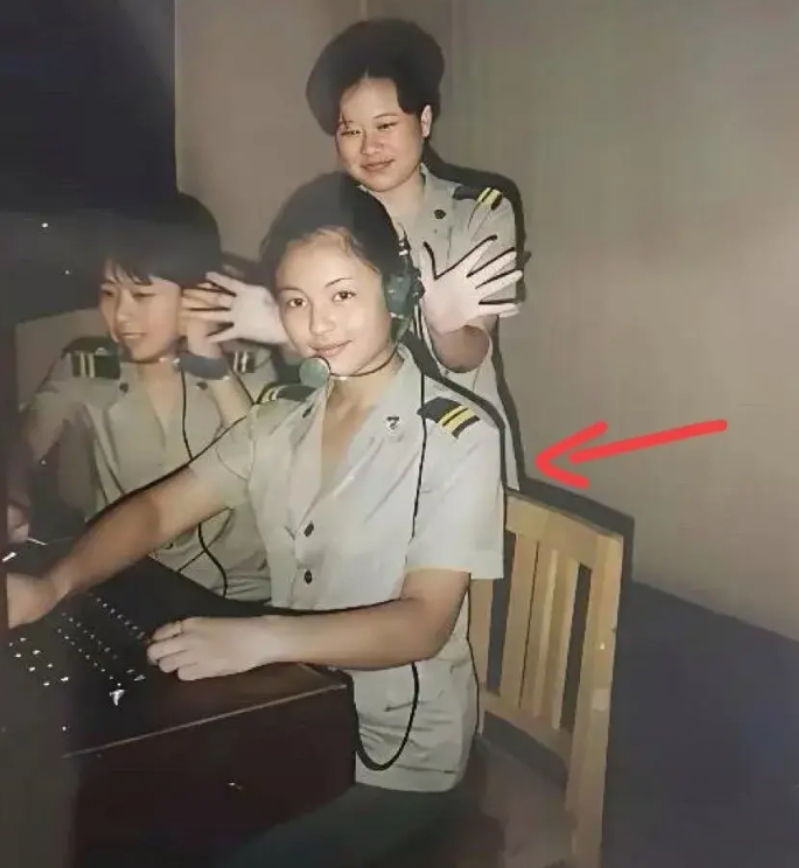 考考你，这是哪位著名演员年轻时候？