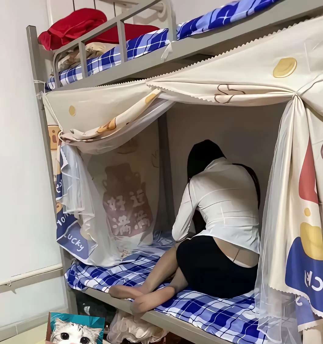 发现没有，很多女生都喜欢在床上挂个帘子，男生一般都不会挂，这到底是为啥呀？