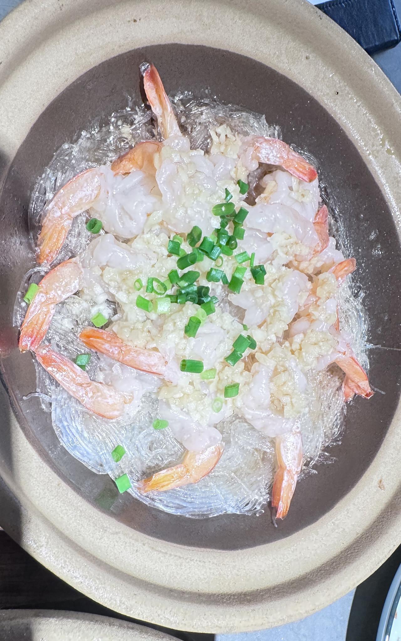 今天的三亚有点热，最高温度达33度，体感温度有34度，中午去了三亚大悦城，不知道