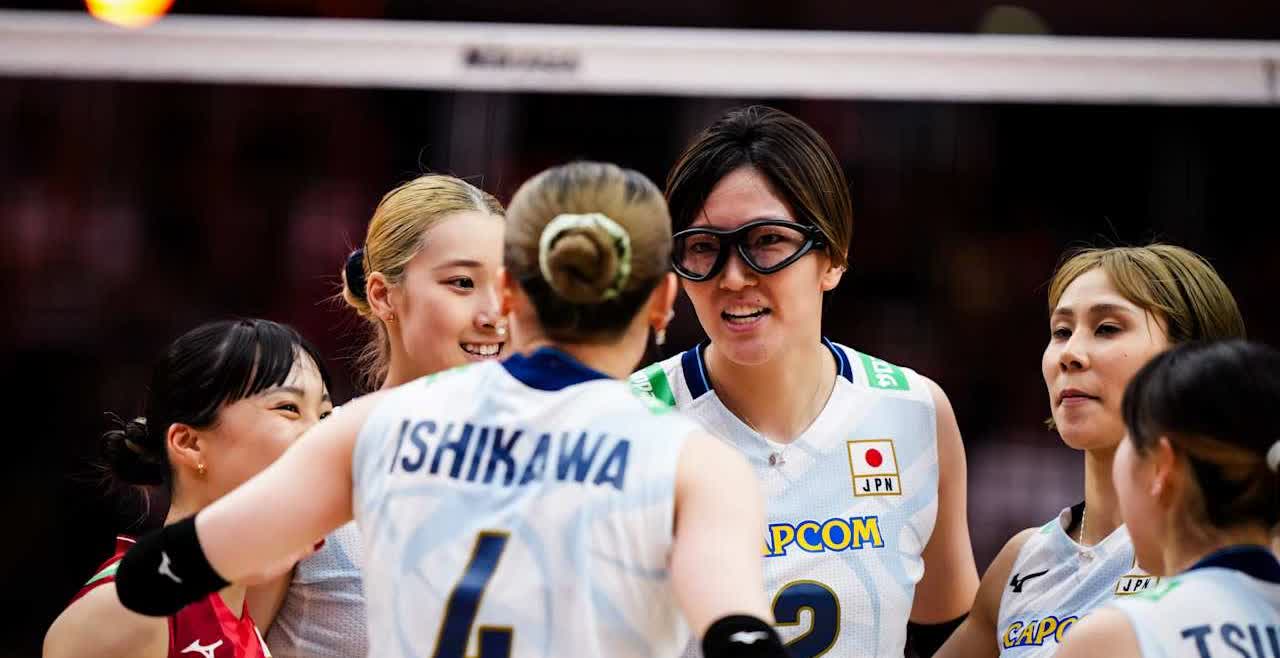 日本女排是真强悍，世锦赛季军争夺战把巴西队拖入决胜局，率先抢到赛点。佐藤淑乃和巴