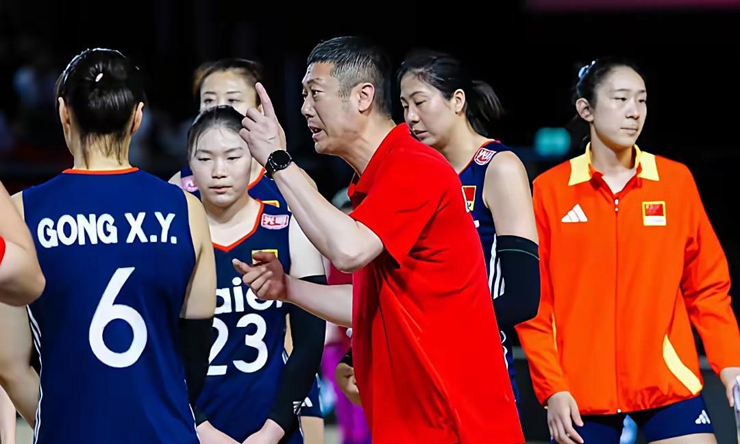又是3：1！女排战胜哥伦比亚，副攻的表现十分亮眼。
  副攻王媛媛和高意，在球权