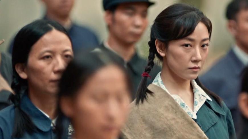 年代新剧《依依向北风》开播！看完2集我要说：央视这回淘到宝了