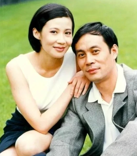 张光北的确是一个怪人，为了不和别的女演员拍吻戏，竟忽悠让导演改戏，原因是怕老婆吃