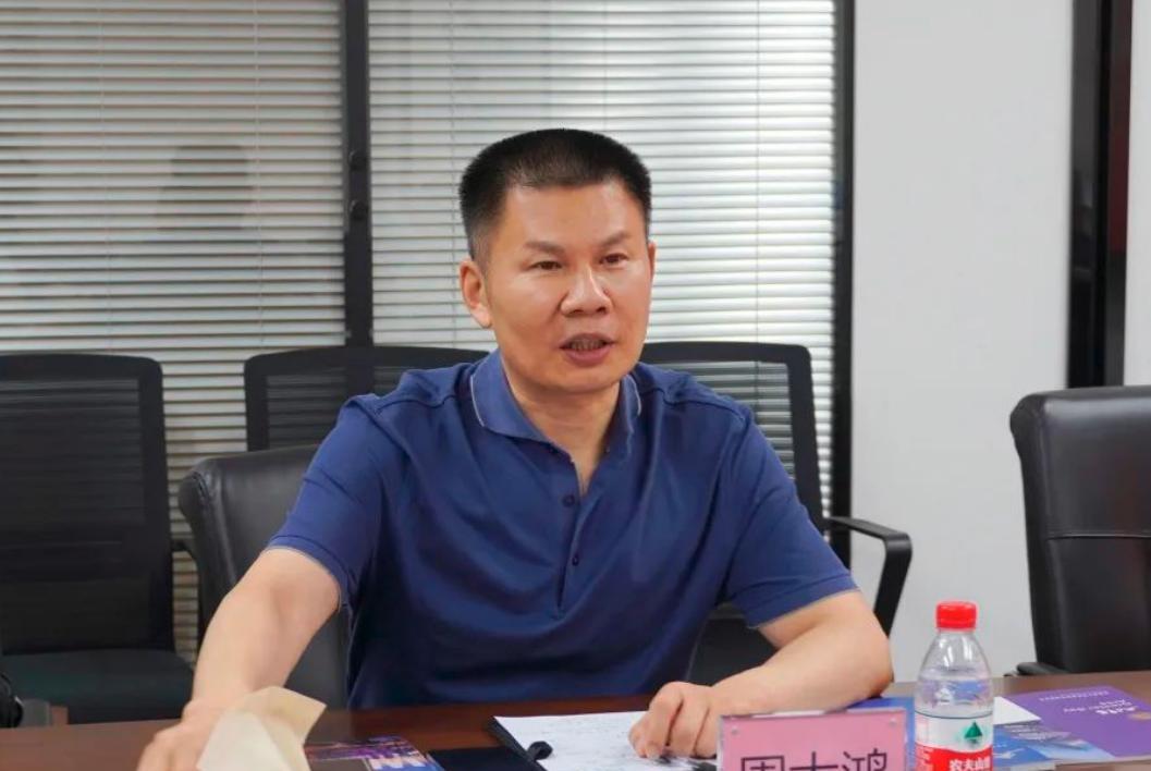 【武汉纪委监委通报：违规吃喝，周大鸿被“双开”】经武汉市委批准，武汉市纪委监委对