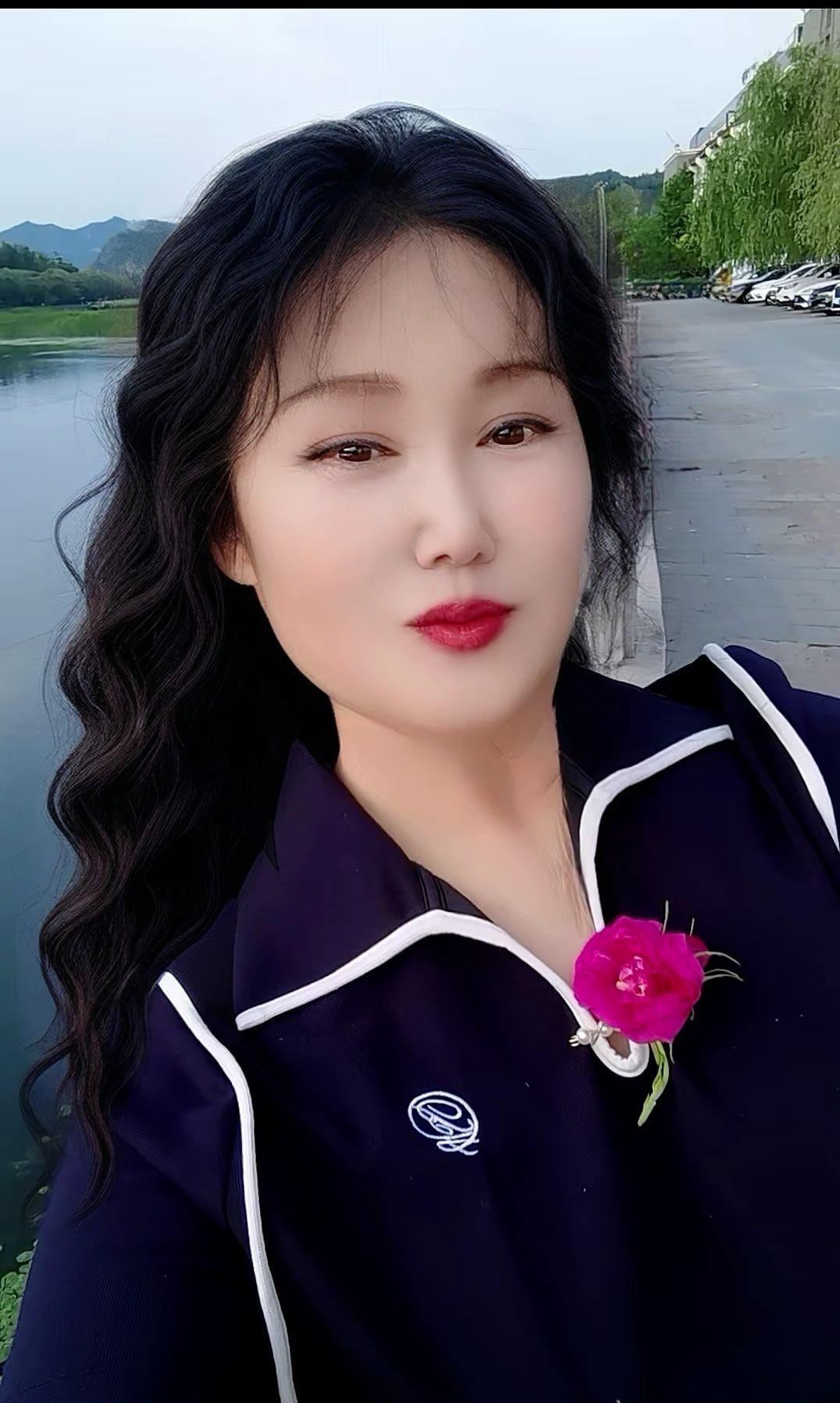 仲夏傍晚武烈河边踱步