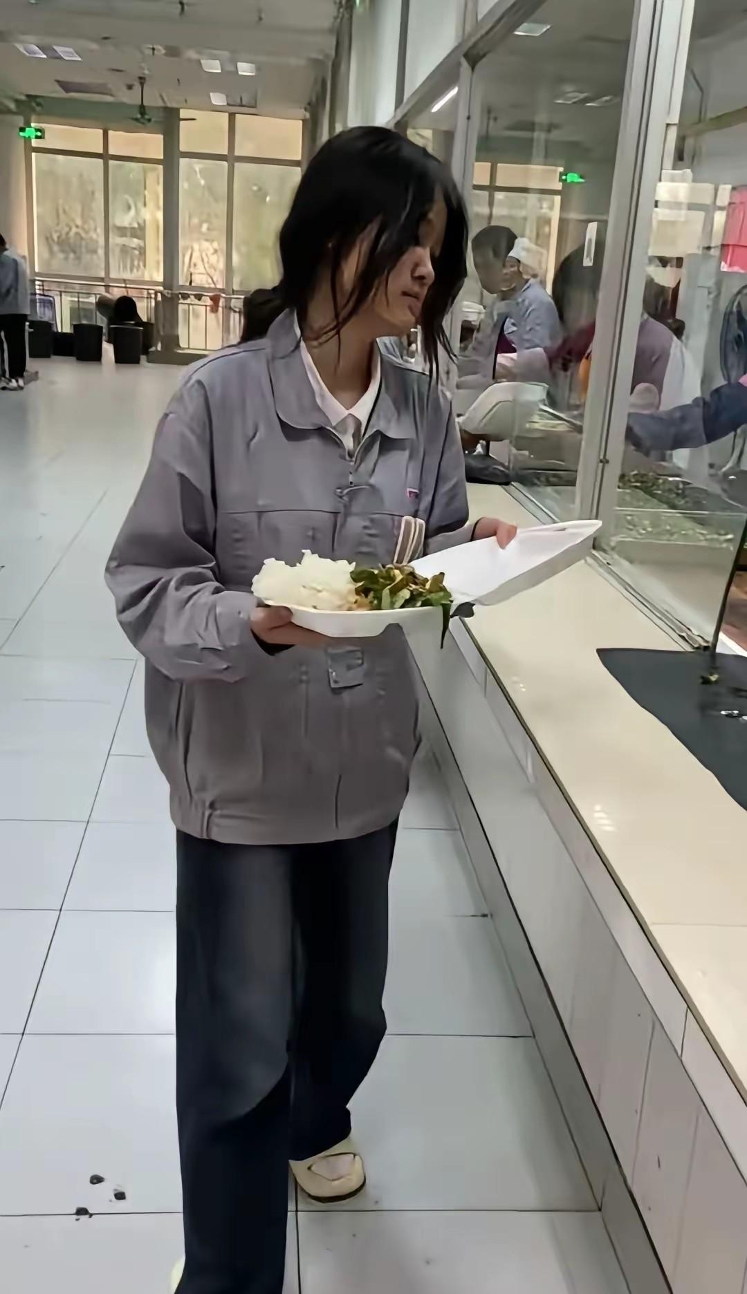 现在在工厂上班，还能不能赚到钱？有些人说现在工厂一个月工资七八千呢，是不是真的？