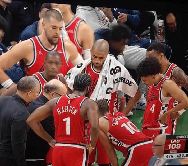 NBA常规赛，快船118-121不敌凯尔特人。
赛后，快船博主更新动态，晒出了比