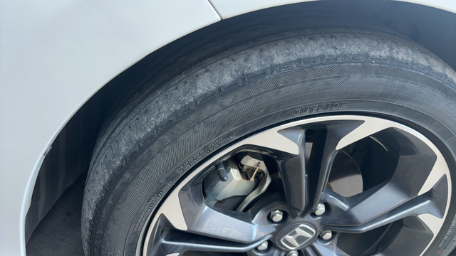 4.5万km换胎想换车了
开了两年半思域，车挺好开，外观也可以，就是高速噪音太大