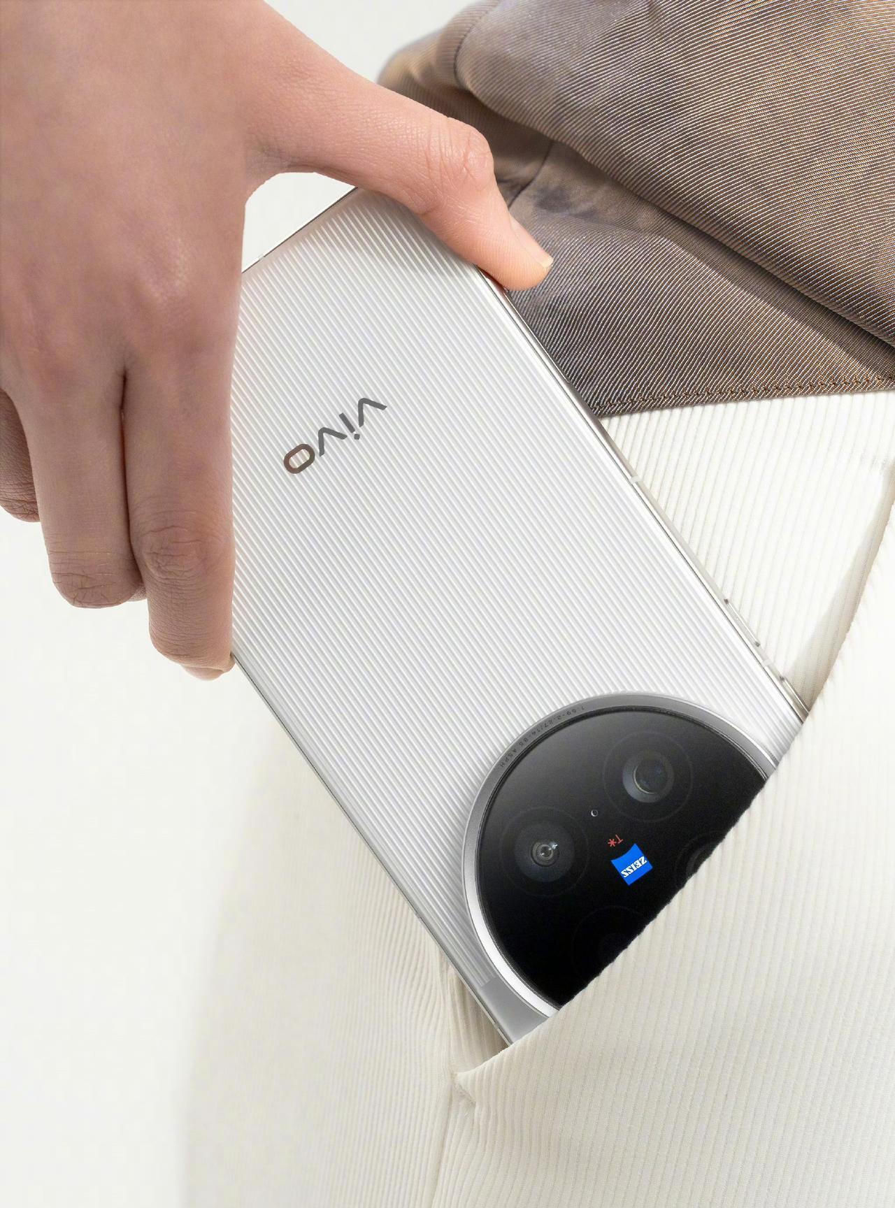 很多同学问我vivo X200 Ultra值得买吗？我说影像方面肯定是非常出色，