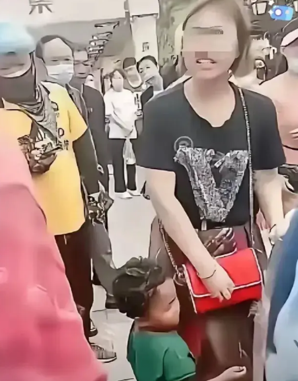 29岁海归女在网上征婚，曾在英国留学工作六年，期间与一名40多岁英籍男子交往并怀