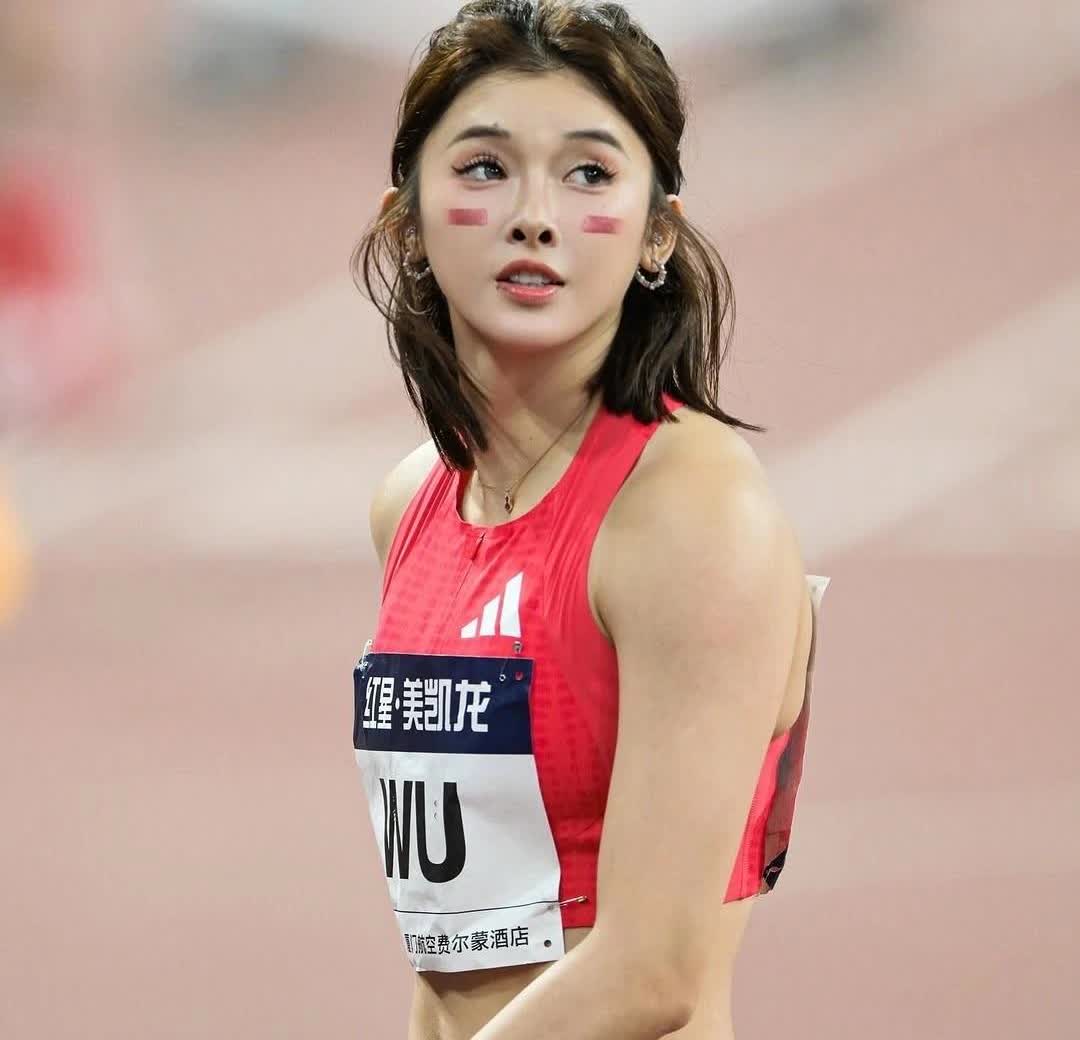和我预料的剧本完全一样，吴艳妮世锦赛一轮游，成绩不如三名日本选手，13秒12创个