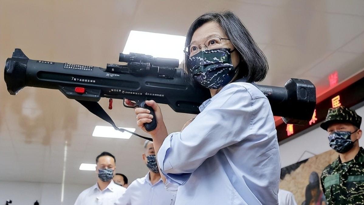 台海风云：核阴影下的和平之路？一场潜在冲突的残酷预演