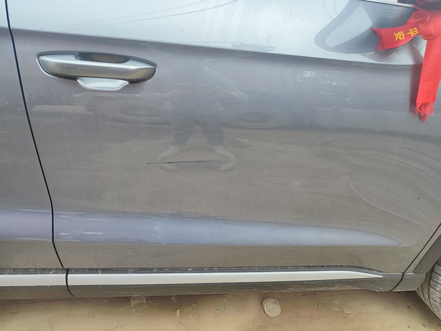 宋pro这样需要修嘛
新车刚提四五天，倒车的时候碰到三轮车了，右边车门凹进去了一