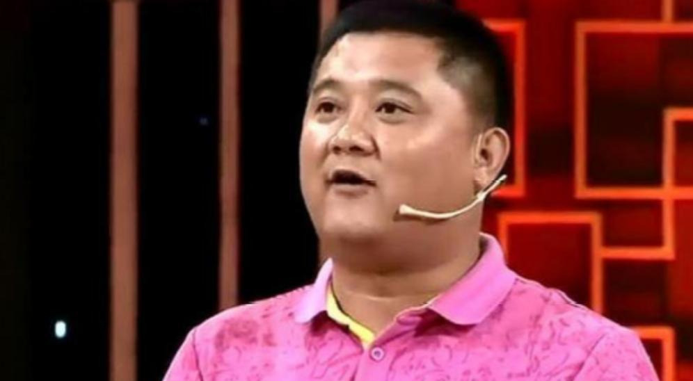 男子带宝刀鉴宝引风波











这把刀！究竟是什么来头？竟让专家吓得