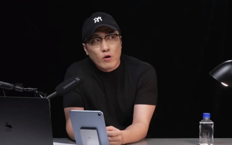 王自如直播 谈在格力上班的感受:

一、首先他说在格力上班的第一个感受就是纪律感