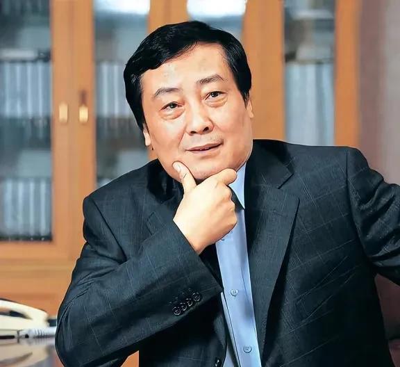 宗庆后怎么也想不到自己走后，生前立的完美人设彻底崩塌了！
真是不查不知道，一查吓