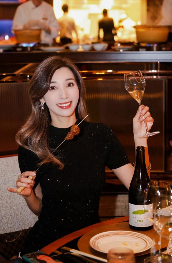 澳门隐藏宵夜🥂在九鯤和黑麒麟小胖撸串喝酒