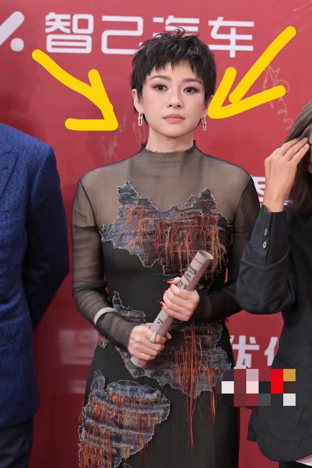 章子怡的路演，就算头发变短了，不穿高定了，还是心事重重
对于上一段婚姻关系，就算