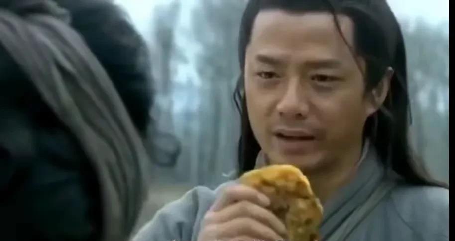 没有韩信的傻，哪有天下的大义，他以一己之死，换了天下生！
在我们历史的星河中，韩