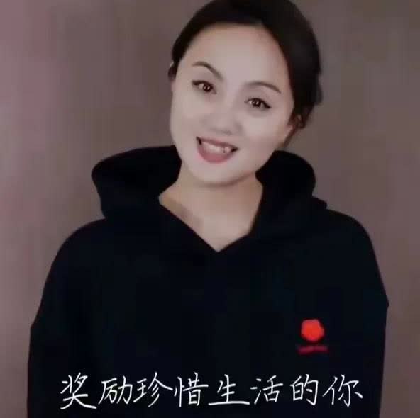 我终于明白了李乃文那么多年不结婚也无绯闻，快五十岁了才结婚的原因，原来他心里住着
