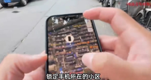 6月29日，河南洛阳，男子旅游时，把手机忘在厕所里丢失，26天后，手机突然出现定