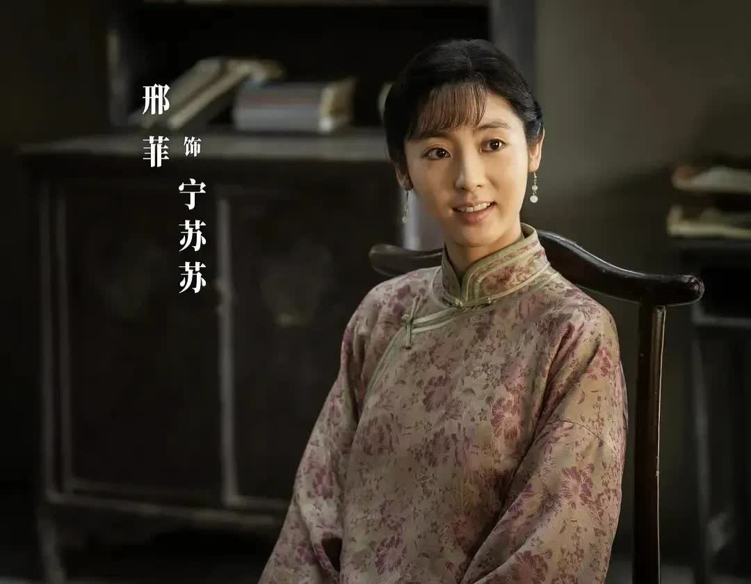 洞房花烛之夜，
新郎轻轻掀开新娘的盖头。
这一掀可不得了，新郎发觉有些不对劲