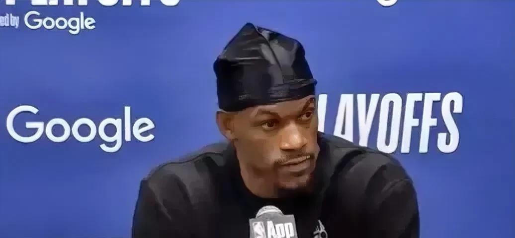 真别怪巴特勒了行吗？
第一，他老了，而且打火箭就已经受伤了，除去库里他就是球队上