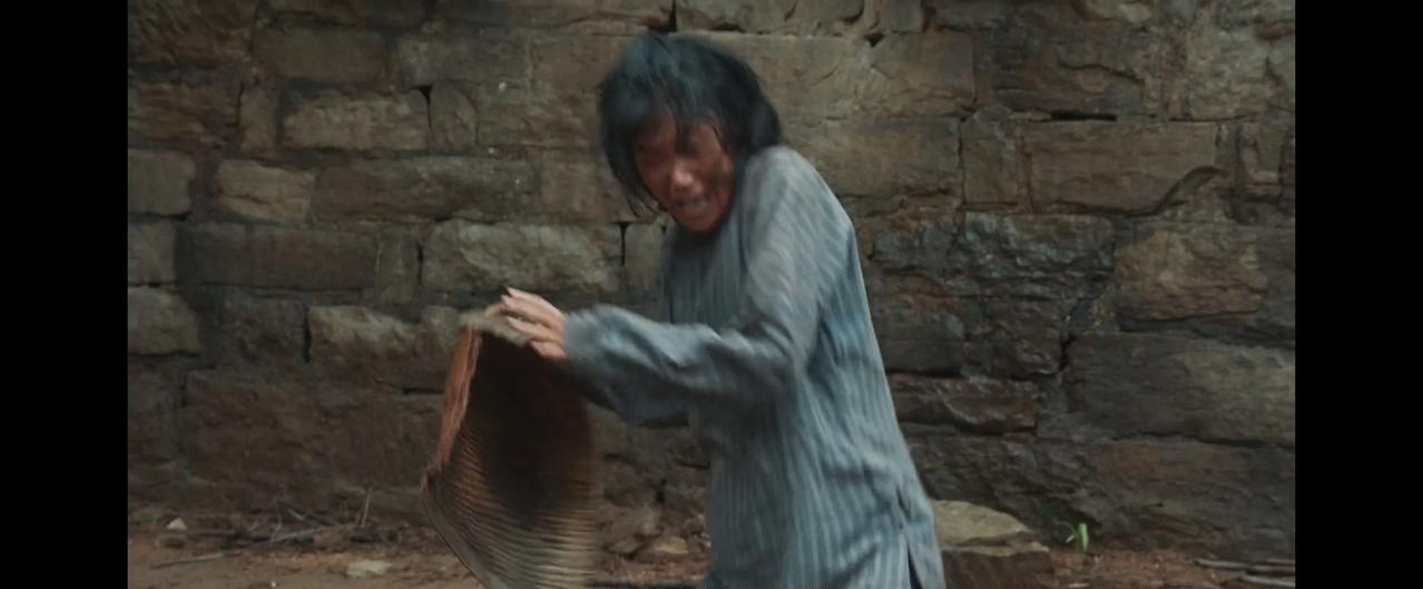 《生万物》
银子娘慢了一步，银子要成亲了，但是不是跟铁头，都是跟宁大财主！[打脸