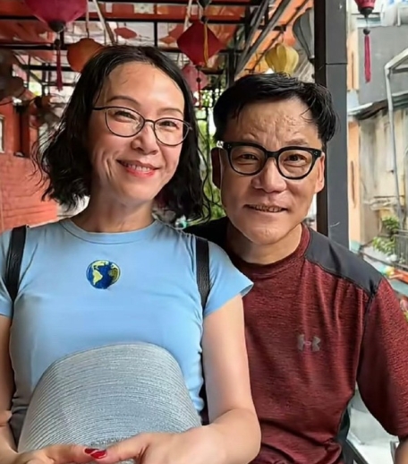 婚后的李国庆和白月光妻子，最近也是恩爱秀不停，新婚燕尔再加上正值甜蜜期，夫妻相简