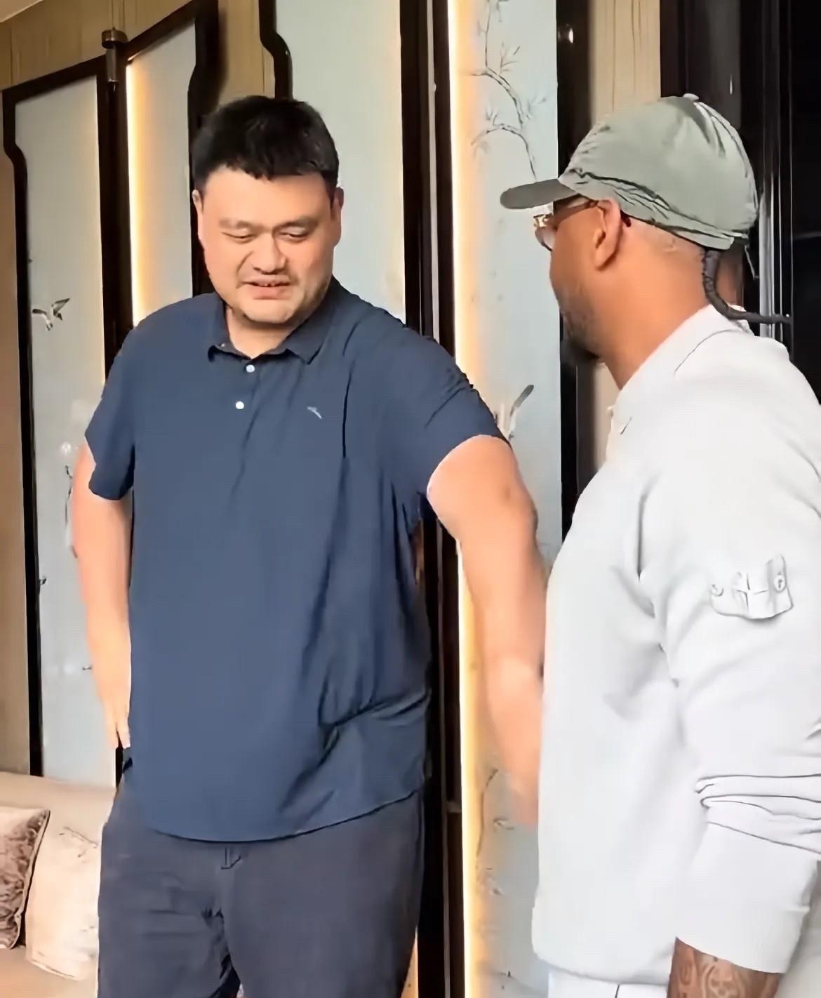 #姚明打趣安东尼小肚子你怎么看#安东尼来华：老友相聚、商业版图与跨洋友谊的多元图