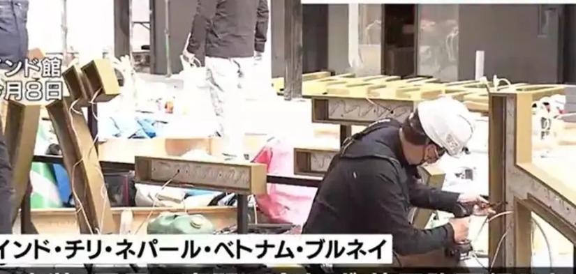 世博会印度馆大火，开幕至今仍在建造，工人随地大小演，像极了三哥造武器
印度人搞抽