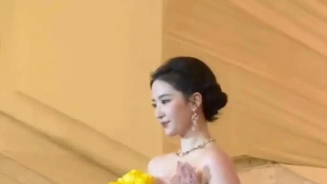 神仙姐姐刘亦菲再获殊荣！“品质之星”加冕