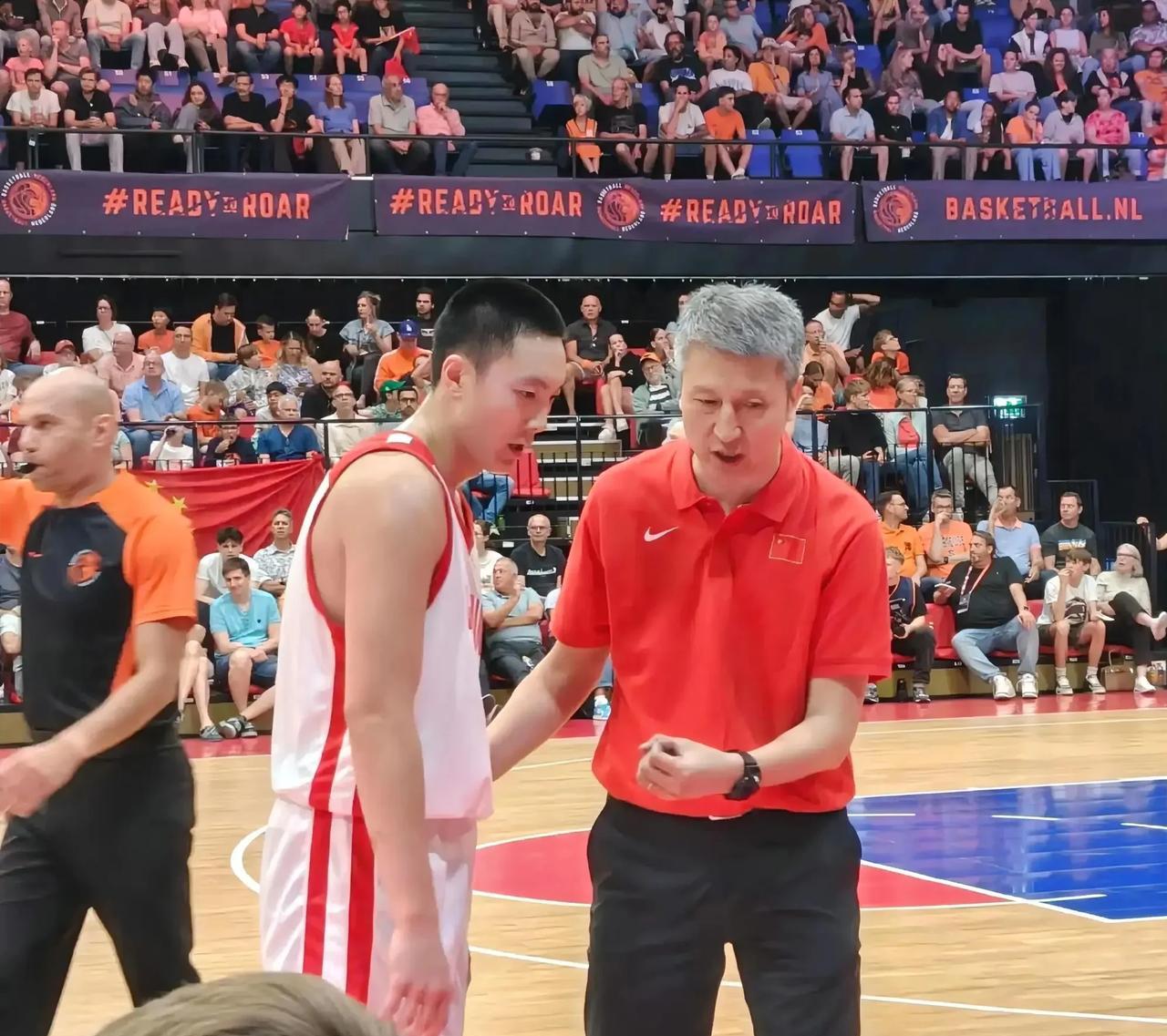 大家发现没，
郭士强带着中国男篮拉练
万万没想到他们
找的热身赛对手没有一个是亚